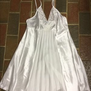 Beautiful Jones  New York Nighty